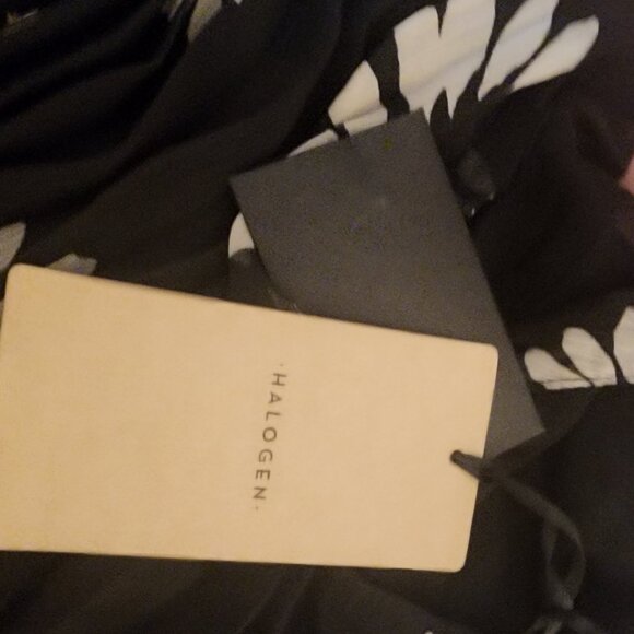 Halogen daisy print sleeveless pleated maxi dress Missing Button Large - Picture 7 of 12